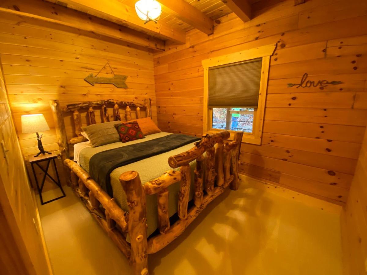 Pine Creek Cabins & Camping Resort South Bloomingville Eksteriør billede