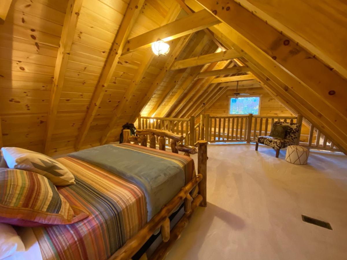Pine Creek Cabins & Camping Resort South Bloomingville Eksteriør billede