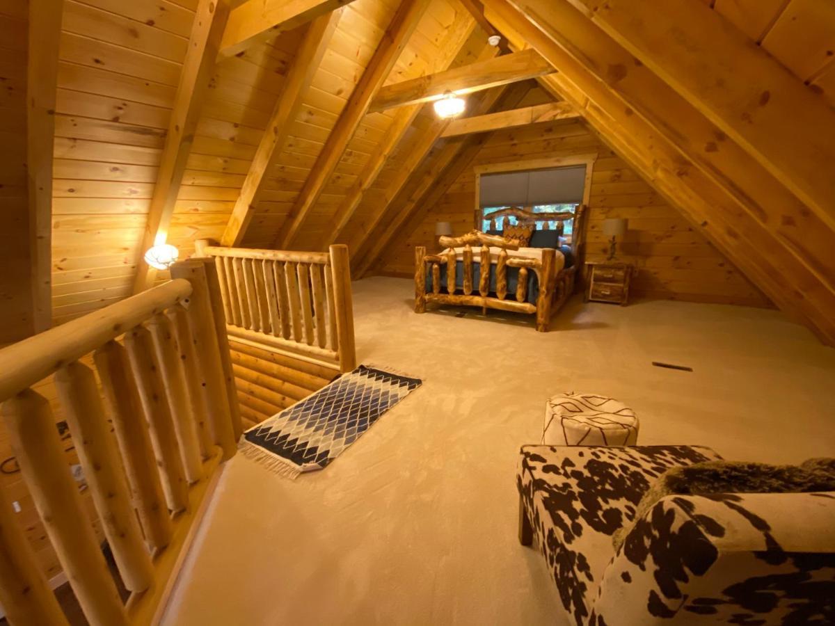 Pine Creek Cabins & Camping Resort South Bloomingville Eksteriør billede