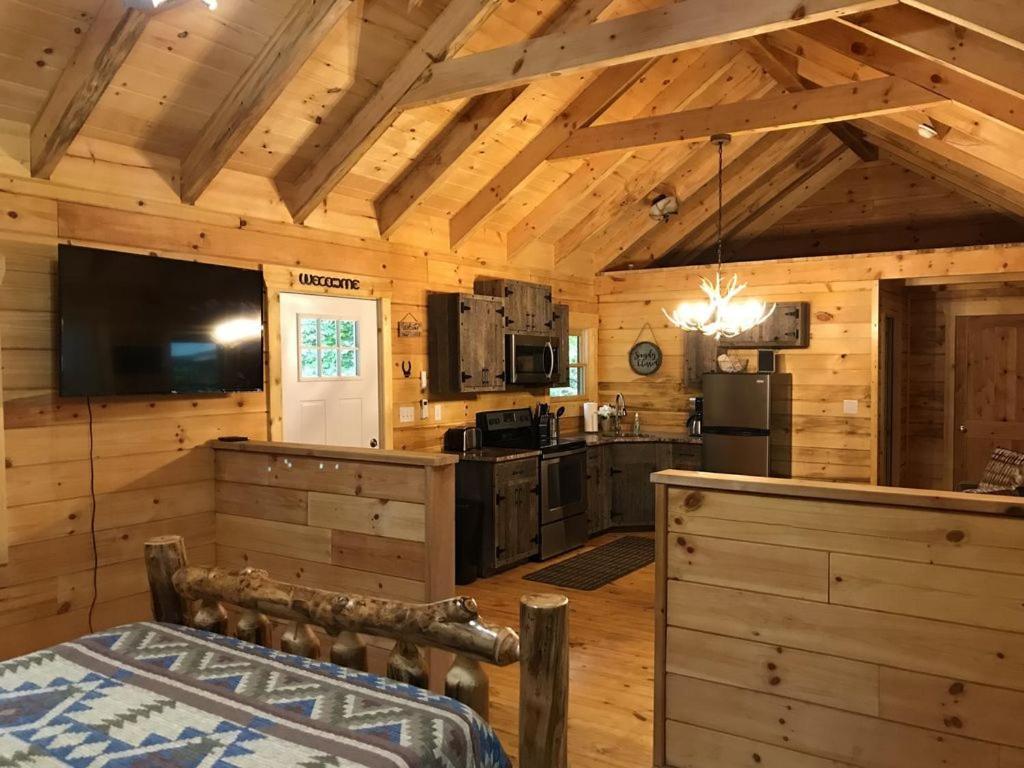 Pine Creek Cabins & Camping Resort South Bloomingville Eksteriør billede