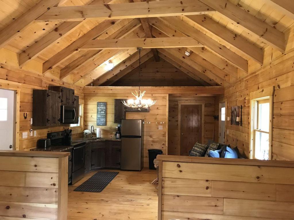 Pine Creek Cabins & Camping Resort South Bloomingville Eksteriør billede