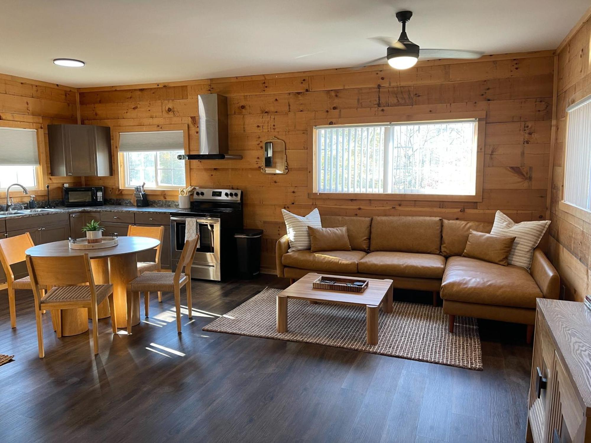 Pine Creek Cabins & Camping Resort South Bloomingville Eksteriør billede