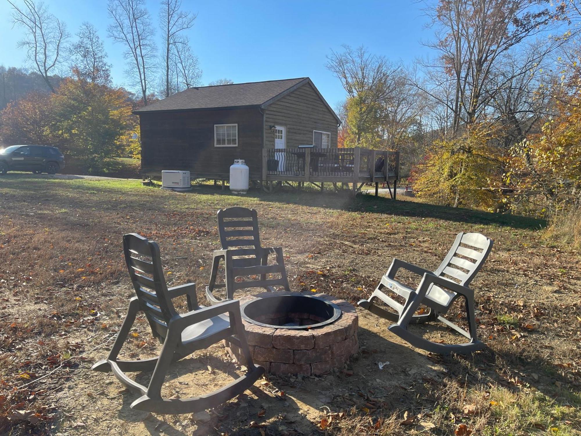 Pine Creek Cabins & Camping Resort South Bloomingville Eksteriør billede